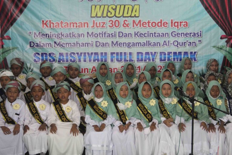 SD Aisyiyah Demak adakan Wisuda Tahfidz Juz 30 dan Metode Iqro’ yang Pertama