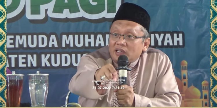 Semua Amal Kebajikan Dipublish di Medsos, Bagaimana Hukumnya?