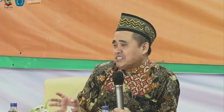 Sambut Ribuan Mahasiswa Baru Unimus, Ketua PWM Jateng Jelaskan Makna Berkemajuan dan Mencerahkan