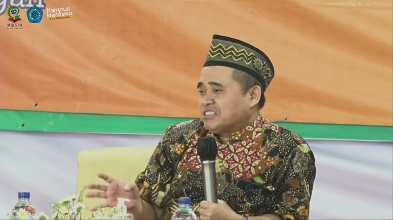 Sambut Ribuan Mahasiswa Baru Unimus, Ketua PWM Jateng Jelaskan Makna Berkemajuan dan Mencerahkan