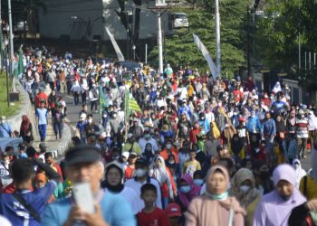 Songsong Muktamar Muhammadiyah dan ‘Aisyiyah ke 48, 500 Ribu Lebih Warga Jateng Ikuti Jalan Sehat