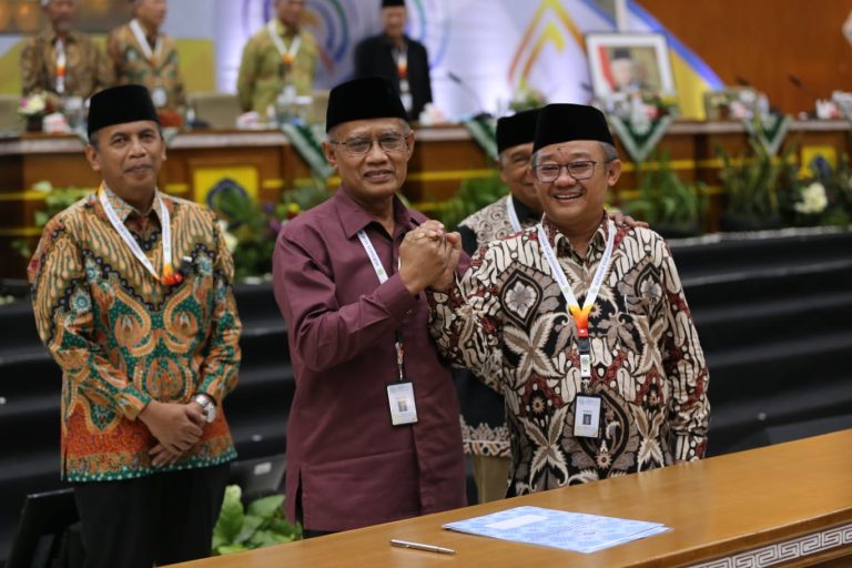 Resmi! Ketua Umum dan Sekretaris Umum PP Muhammadiyah Masa Bakti 2022-2027 Ditetapkan