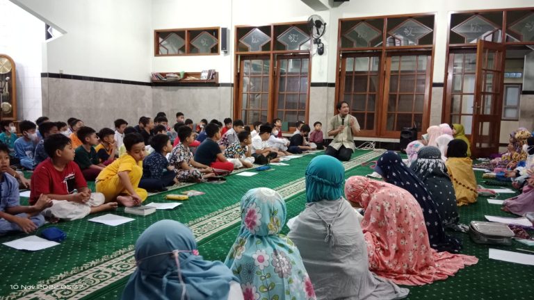 Yang Tua Jangan Kalah, Siswa SD di Solo Ikuti Baitul Arqam