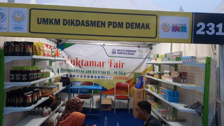 Dikdasmen Muhammadiyah Demak Meriahkan Muktamar Fair dengan Produk Menarik