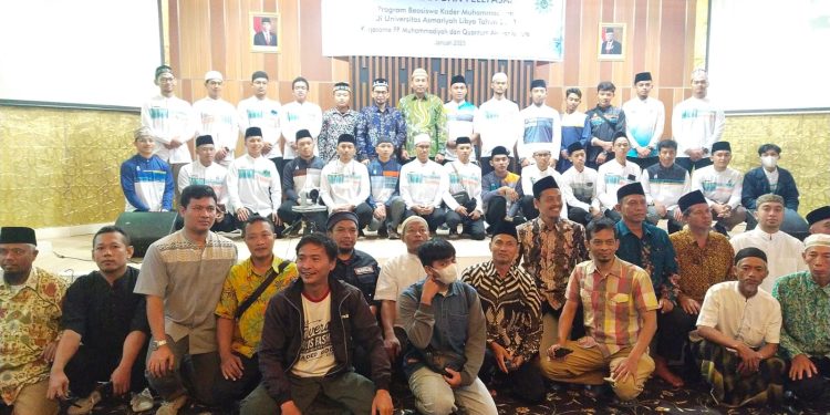 Lepas 27 Calon Ulama Muda ke Libya, Ustaz Adi Hidayat Berpesan Jaga Nama Baik Persyarikatan