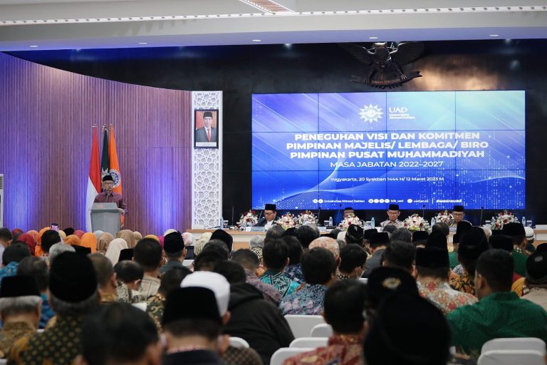Pimpinan Majelis, Lembaga, Biro PP Muhammadiyah Mengikuti Peneguhan Visi dan Komitmen
