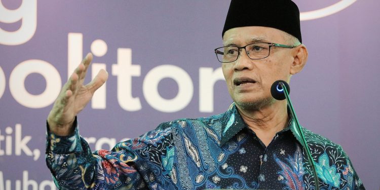 Islam Berada di Tengah, Diantara Kiri-Sosialisme dengan Kanan-Kapitalisme