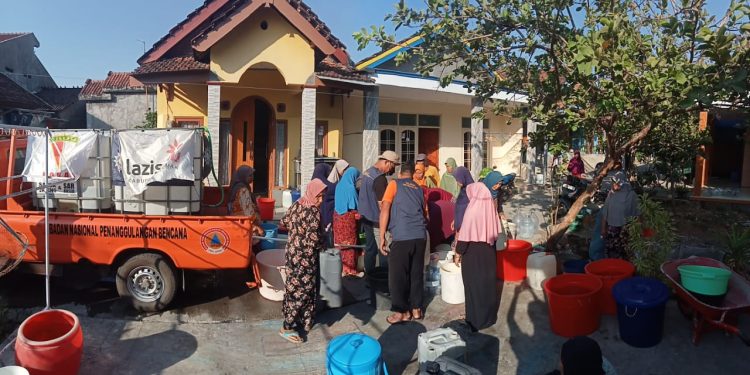 Muhammadiyah Demak Distribusikan Air Bersih Ke Desa Terdampak Kekeringan di Demak