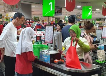 Jelang Lebaran, Jokowi Ajak Anak Panti ‘Aisyiyah Menteng Belanja di Mall