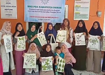 Majelis Kesejahteraan Sosial Aisyiyah Demak Adakan Pelatihan Ecoprint-Ecopondining