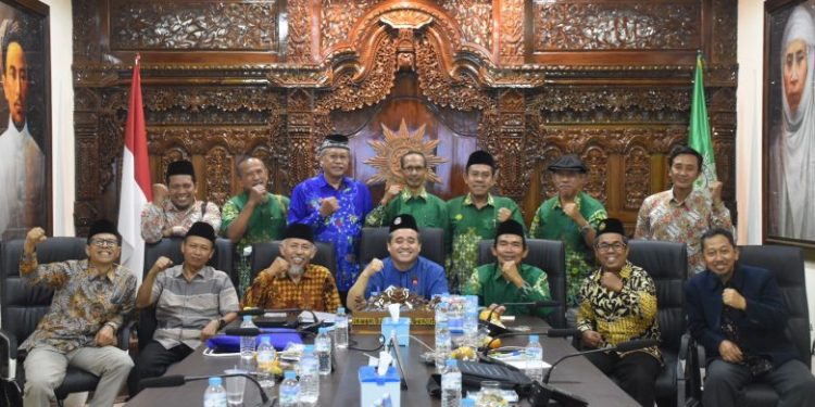 Silaturahmi dengan PWM Jateng: Penguatan Kesehatan dan Pendidikan Kader Ulama Jadi Fokus Utama PDM Demak!