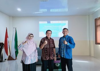 Kepala Sekolah dan Guru SD Muhammadiyah Pucang Gading Mengikuti Workshop Matematika di SD Muhammadiyah 08 Semarang
