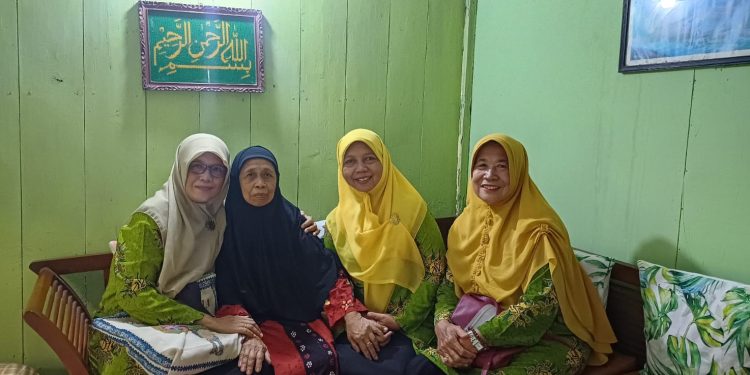 PCA Demak Wujudkan Spirit Al Ma’un Berbagi Kebahagiaan dengan Tokoh Aisyiyah Lansia