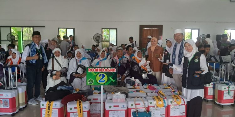 KBIHU Darussalam Demak Ikuti Pelepasan Calon Haji Kabupaten Demak