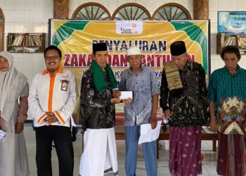 Lazismu KL Al-Manar Wedung Salurkan Zakat dan Santunan untuk 222 Mustahiq