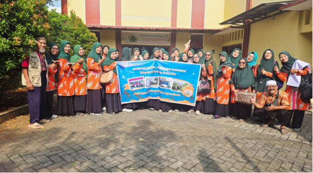 PCA Sayung dan PRA Sriwulan Gelar Rihlah dan Anjangsana ke Semarang