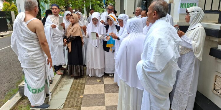 KBIHU Darussalam Demak Gelar Praktik Lapangan Ibadah Umrah untuk Calon Jamaah