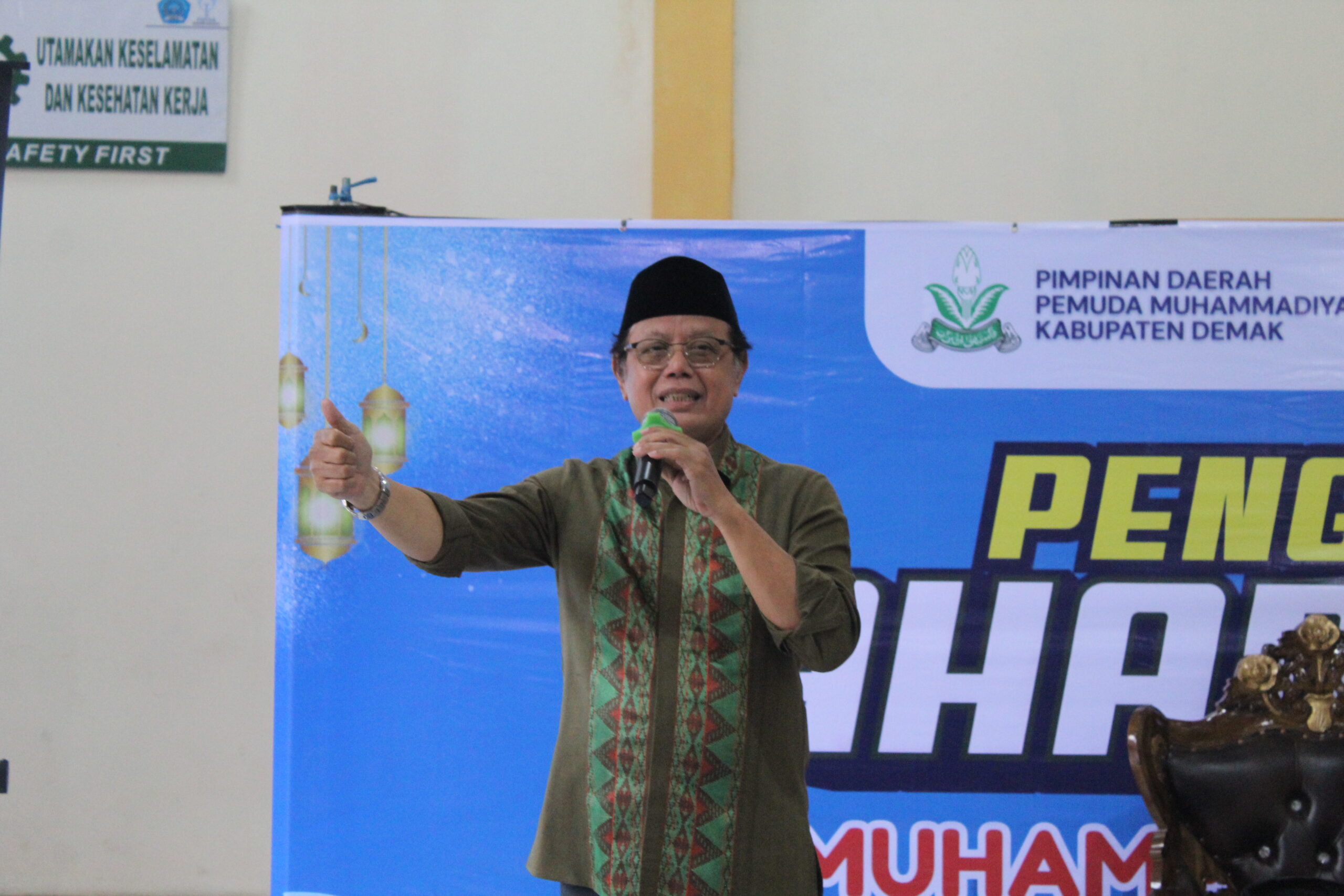 Kajian Ahad Pagi Perdana Muhammadiyah Demak Berlangsung Khidmat, Diikuti Lebih dari 300 Jamaah