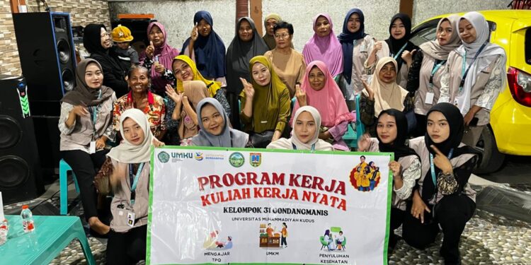 Cegah DBD, Mahasiswa KKN 31 UMKU Sukses Gelar Penyuluhan dan Pelatihan Spray Sereh di Gondangmanis