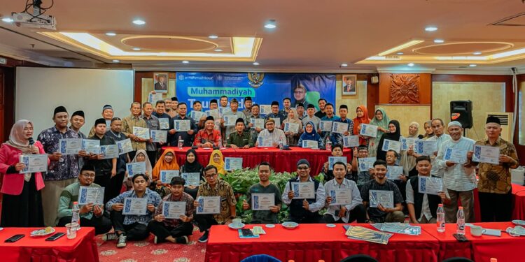 KBIHU Darussalam Demak Ikuti Pelatihan Tour Leader Umrah Bersama Arrahmah Tour PWM Jawa Tengah