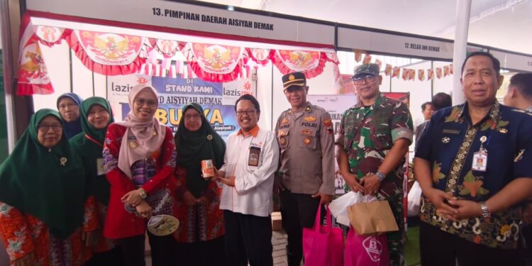 Lazismu Demak dan Pimpinan Daerah Aisyiyah Demak Perkuat Promosi Produk Lokal pada Festival UMKM Demak Expo 2026